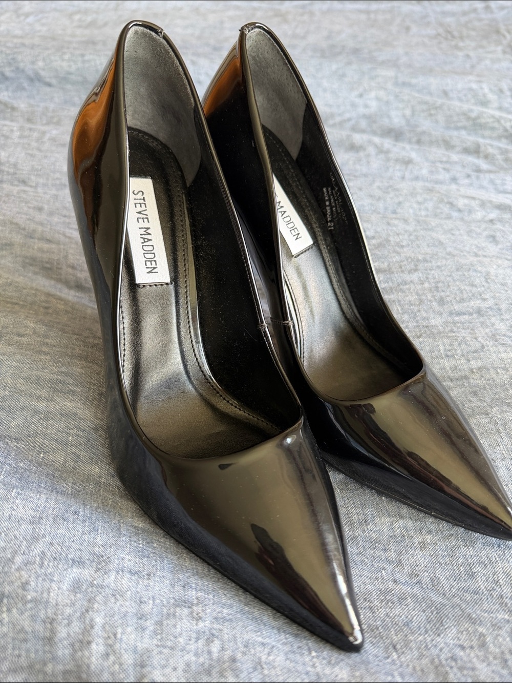 Steve Madden Black Patent Pointed-Toe Pumps